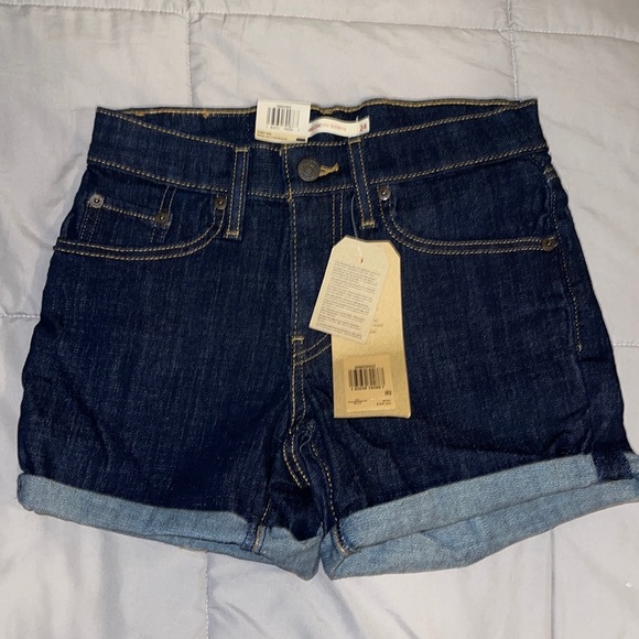 NWT LEVIS- Size 24, mid-length shorts - Picture 1 of 3